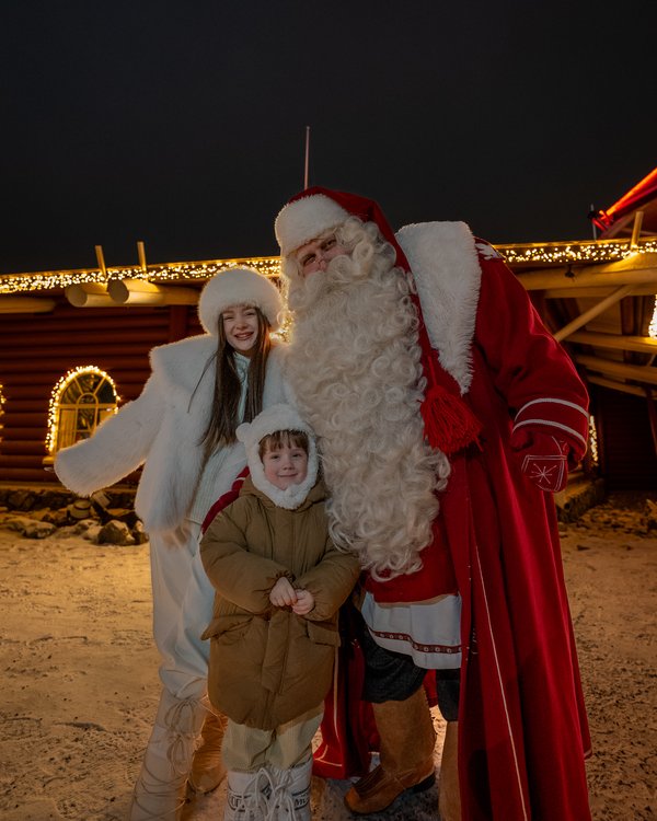 Rovaniemi Santa Claus Village Husky and Reindeer Tour VIP VAN